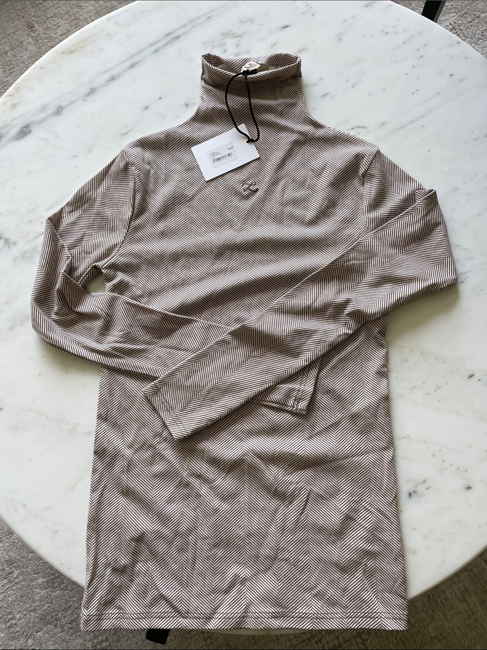 L by Ladida Girls size 14 mock neck top.